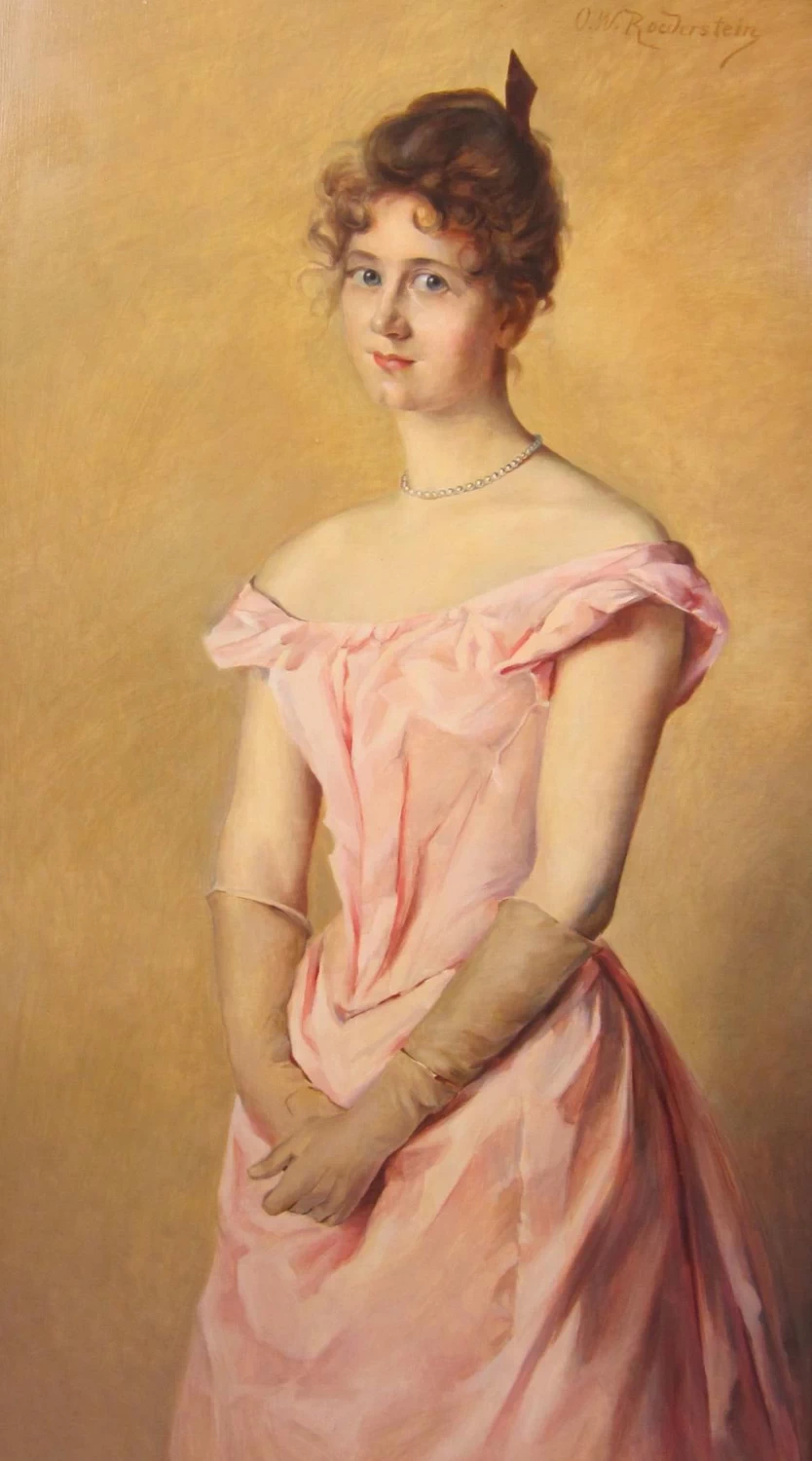 Ritratto di una donna in abito rosa formale